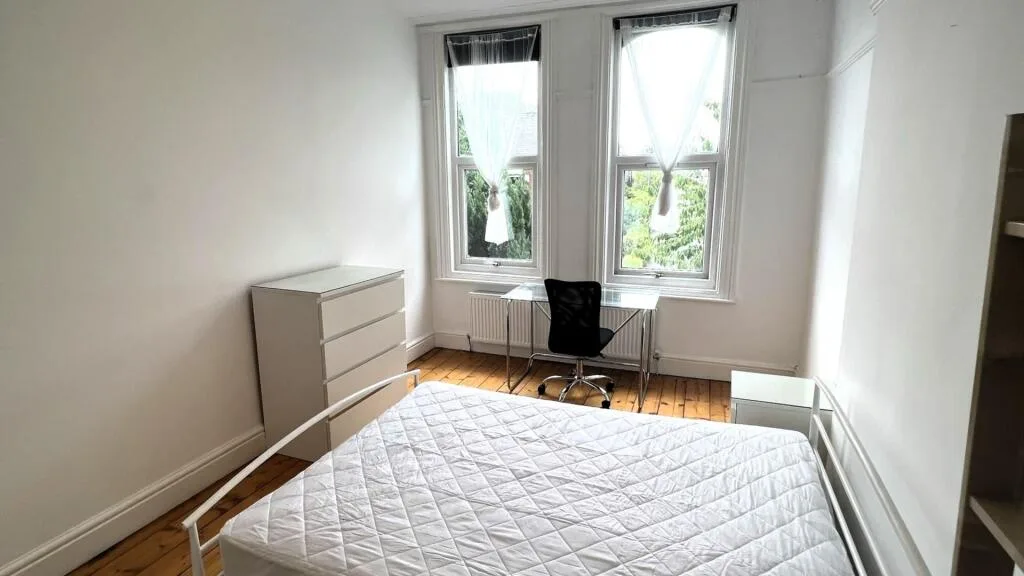 9 bedroom terraced house for rent