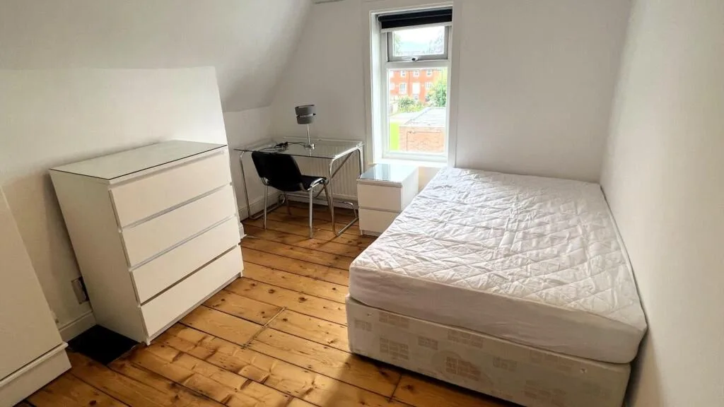 9 bedroom terraced house for rent