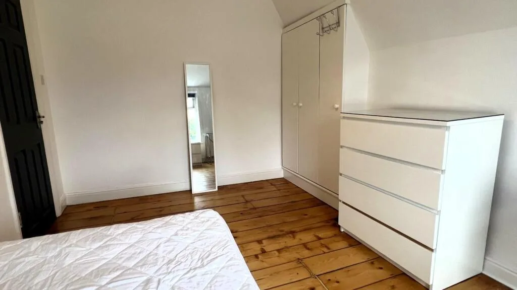 9 bedroom terraced house for rent
