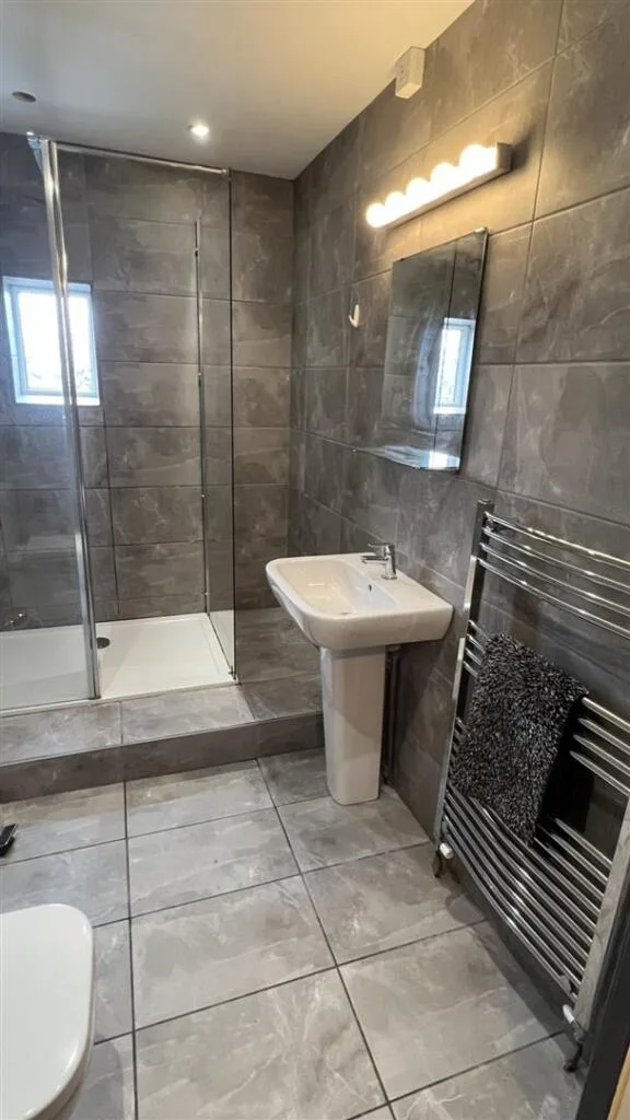 9 bedroom terraced house for rent