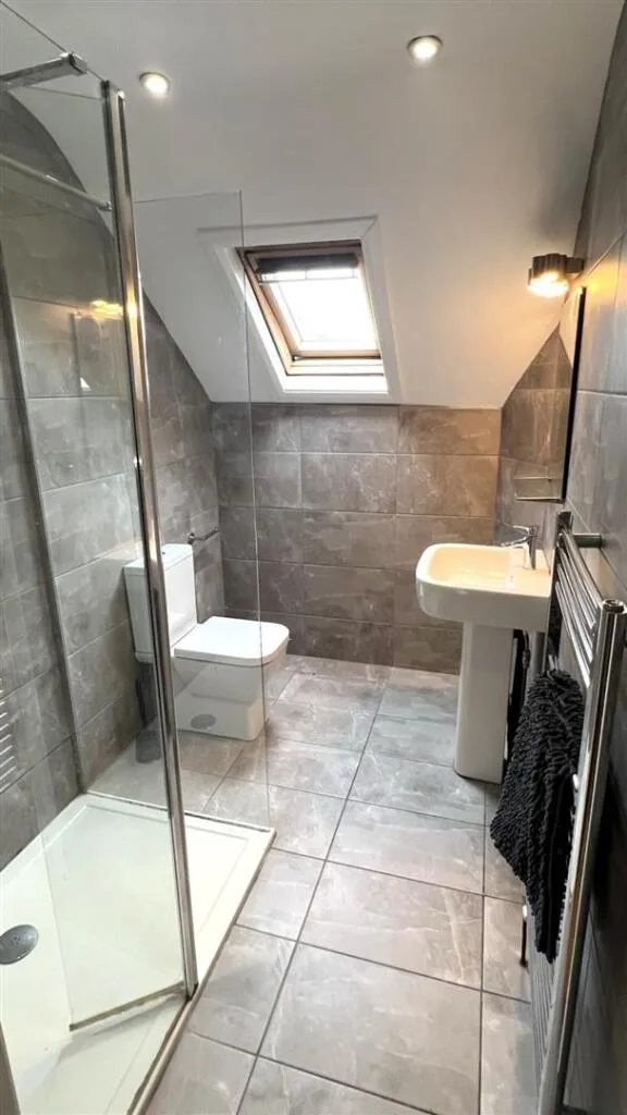 9 bedroom terraced house for rent