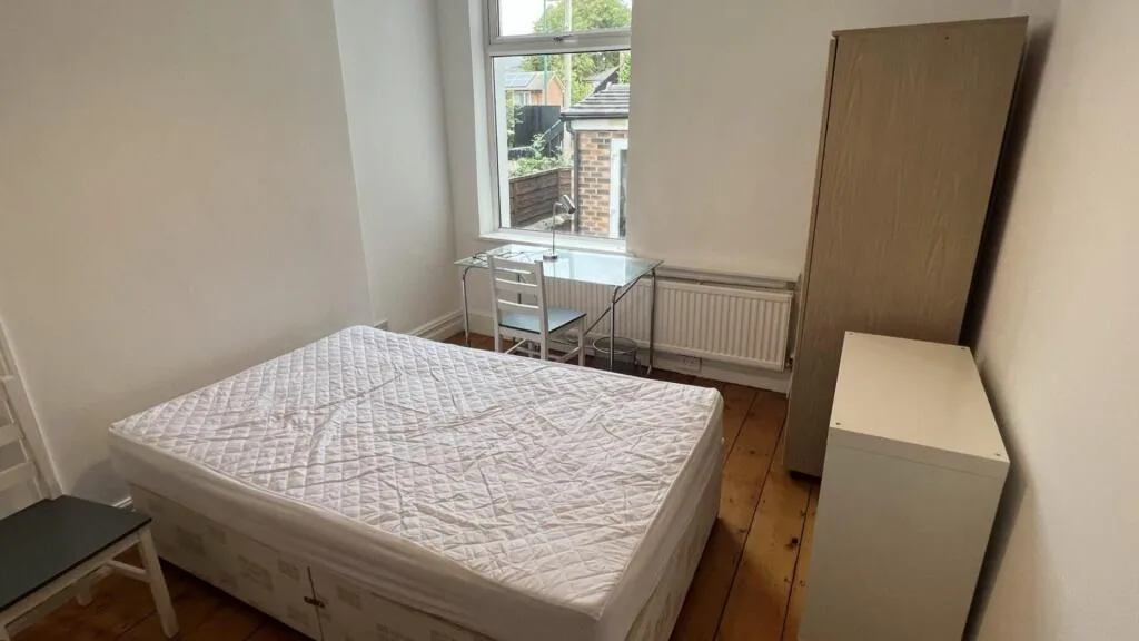 9 bedroom terraced house for rent