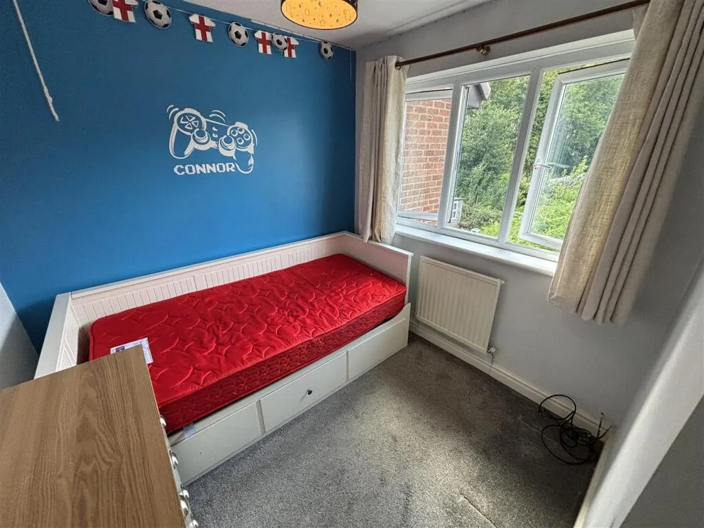 3 bedroom mews property for rent