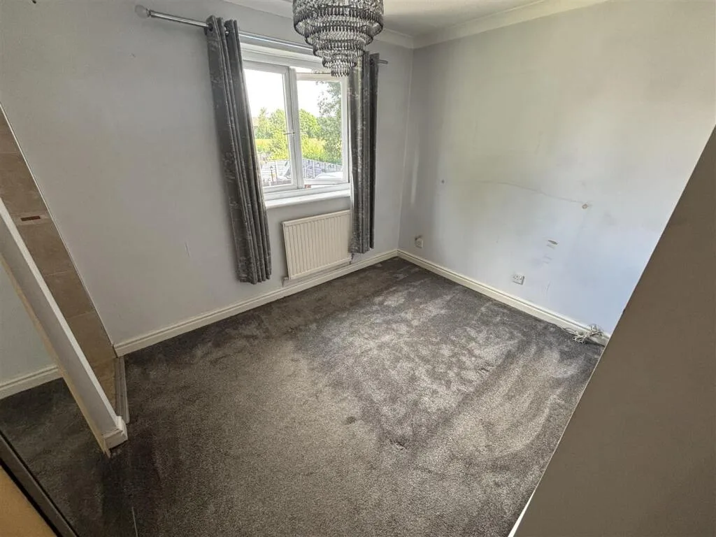 3 bedroom mews property for rent