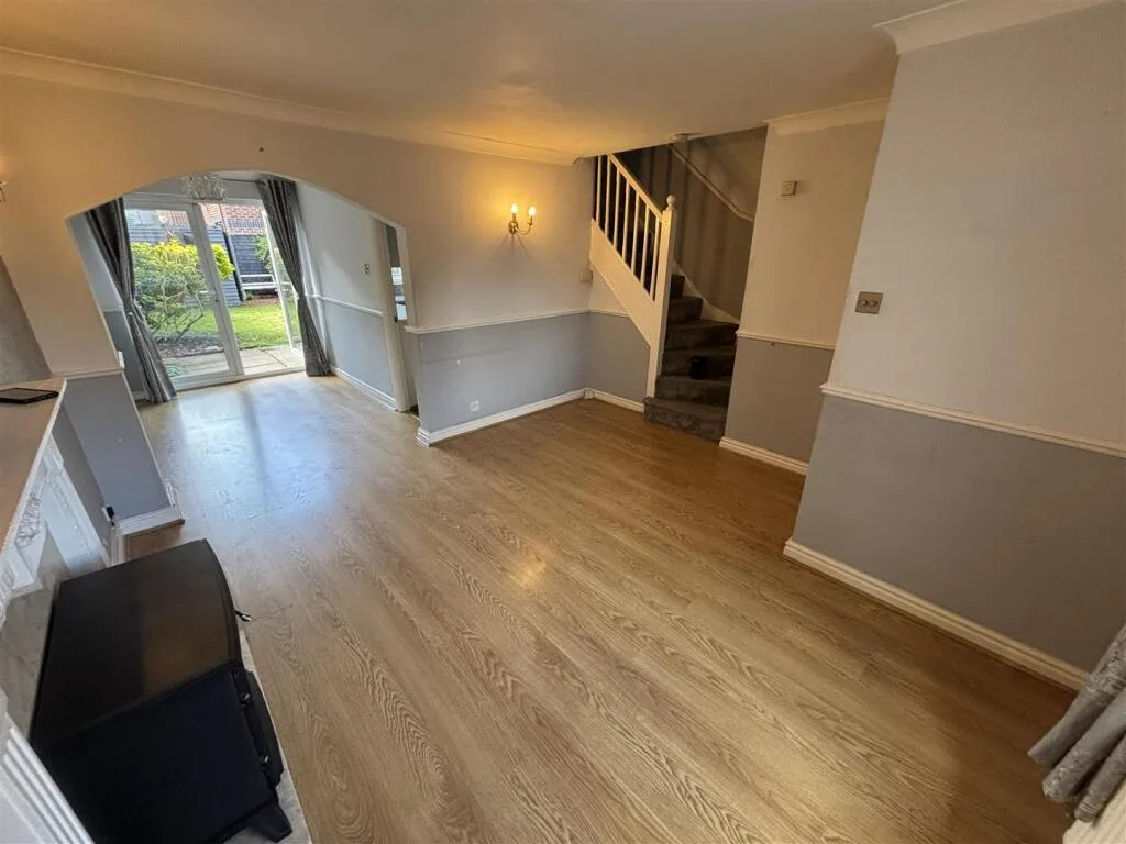 3 bedroom mews property for rent