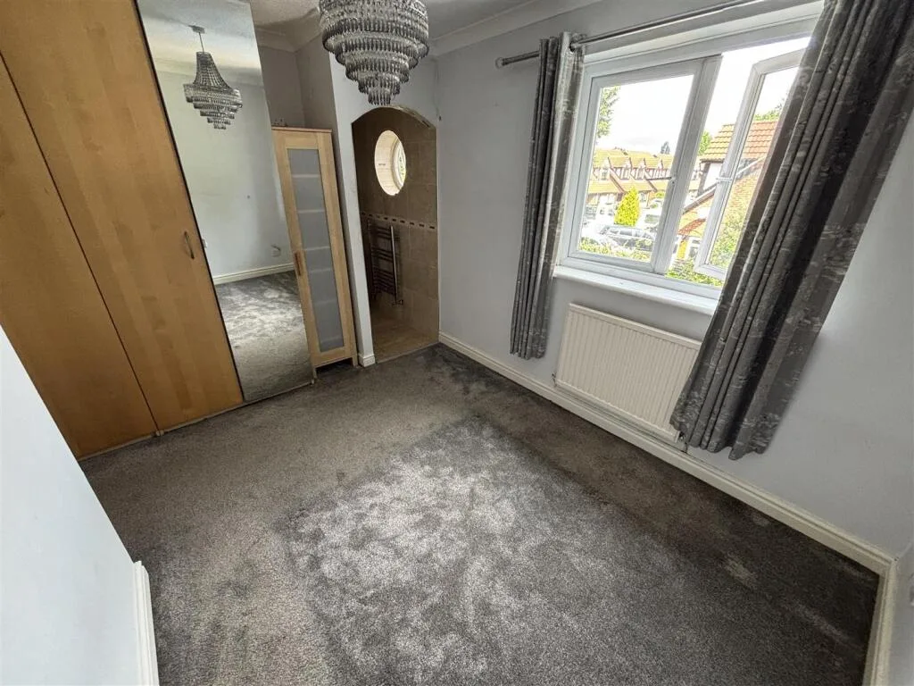 3 bedroom mews property for rent