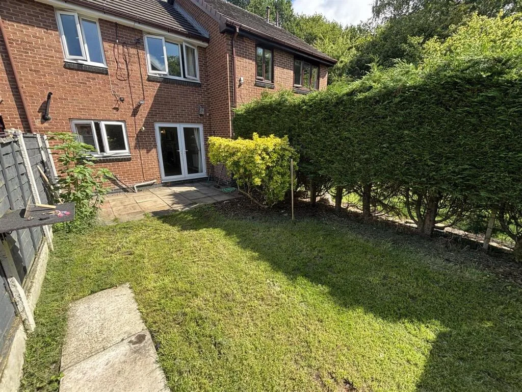 3 bedroom mews property for rent