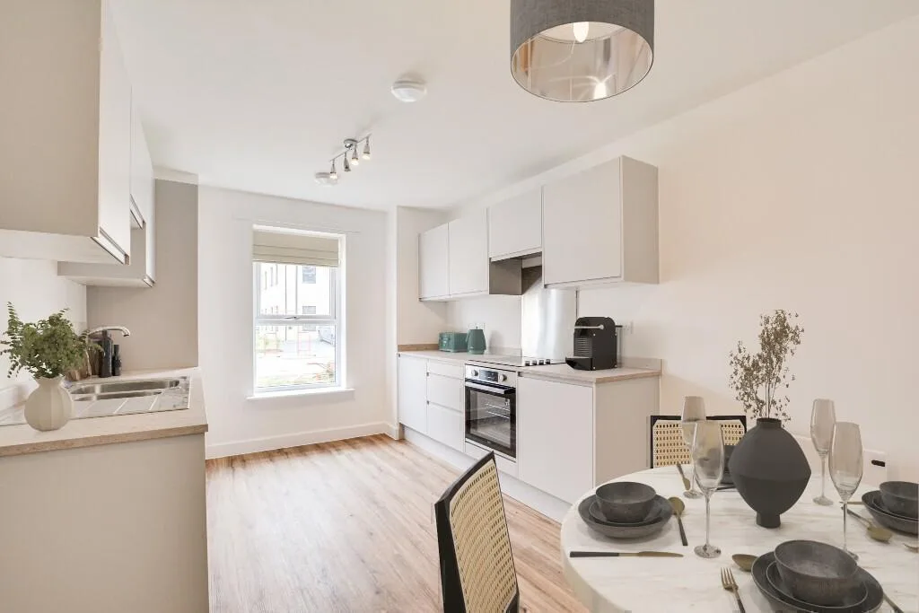 4 bedroom semi-detached house for rent