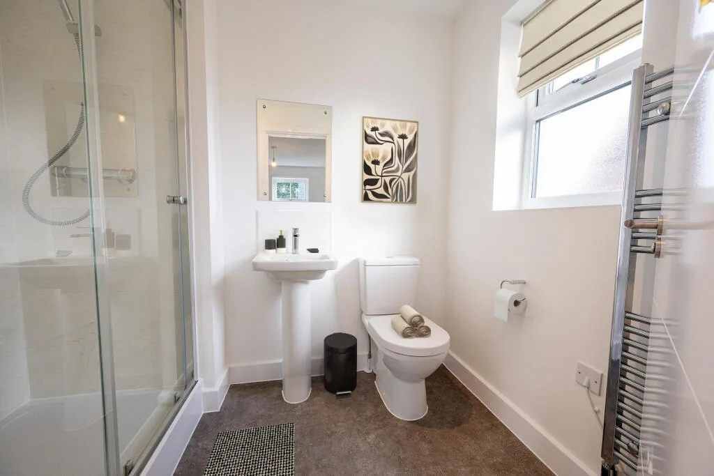 4 bedroom semi-detached house for rent