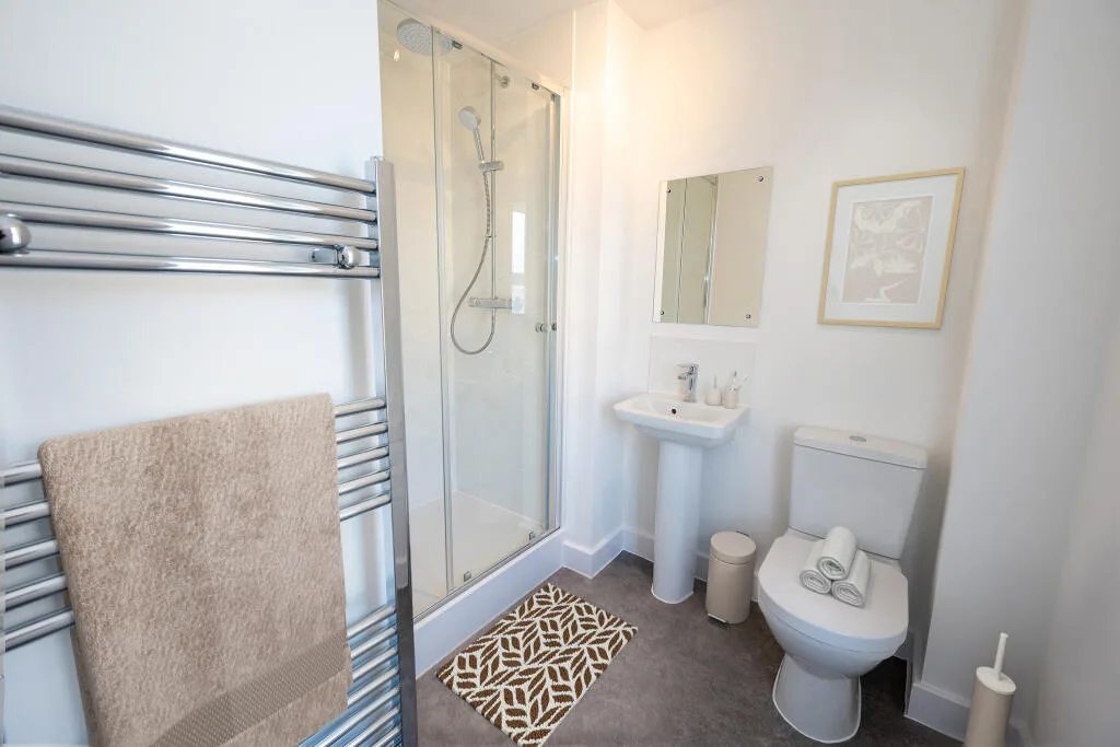 4 bedroom semi-detached house for rent