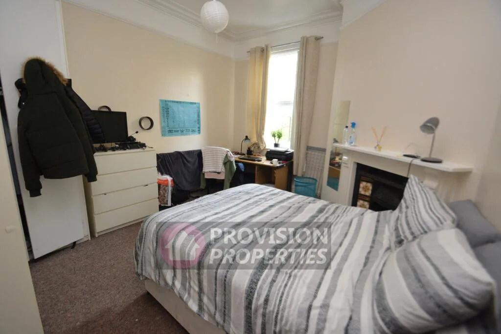 9 bedroom terraced house for rent