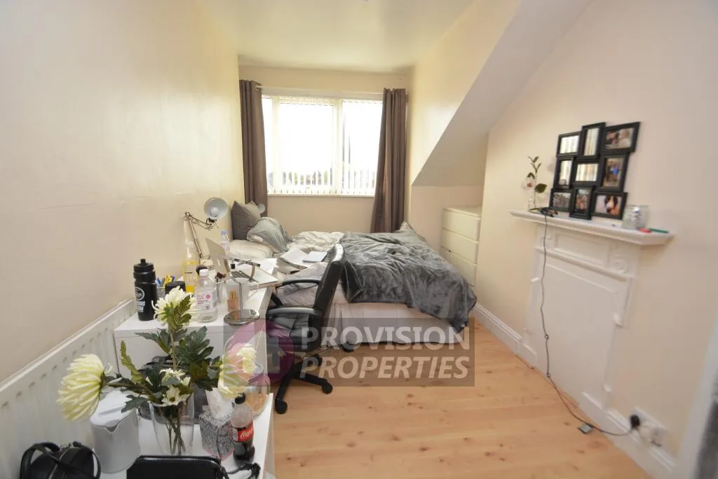 9 bedroom terraced house for rent