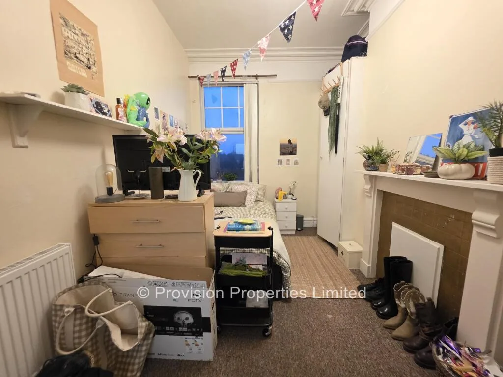 9 bedroom terraced house for rent