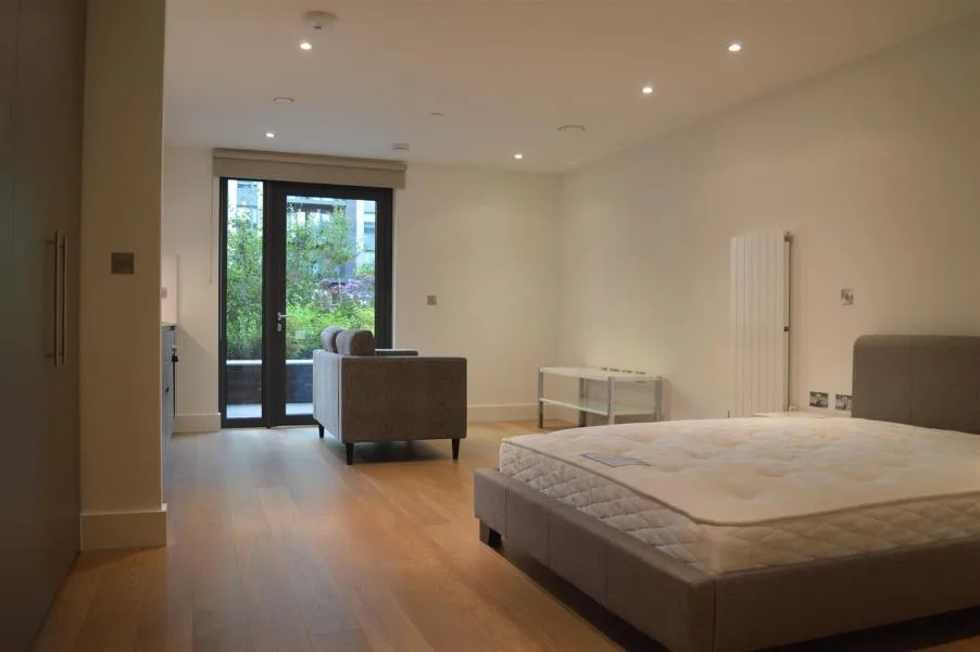 Studio flat for rent