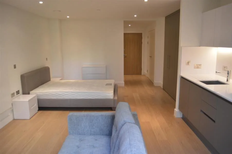 Studio flat for rent
