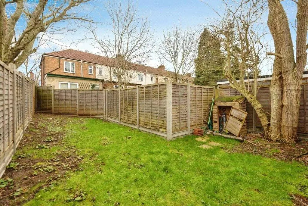1 bedroom maisonette for rent