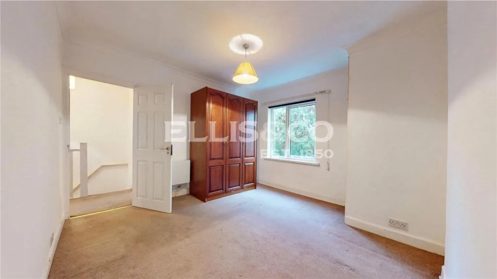 1 bedroom maisonette for rent