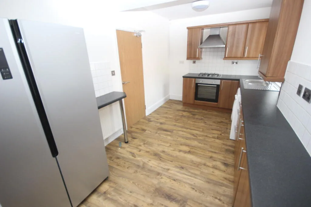 7 bedroom terraced house for rent