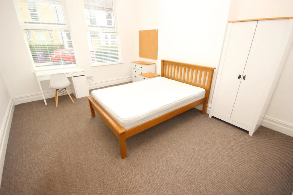 7 bedroom terraced house for rent