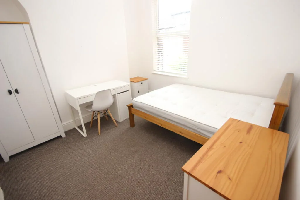 7 bedroom terraced house for rent
