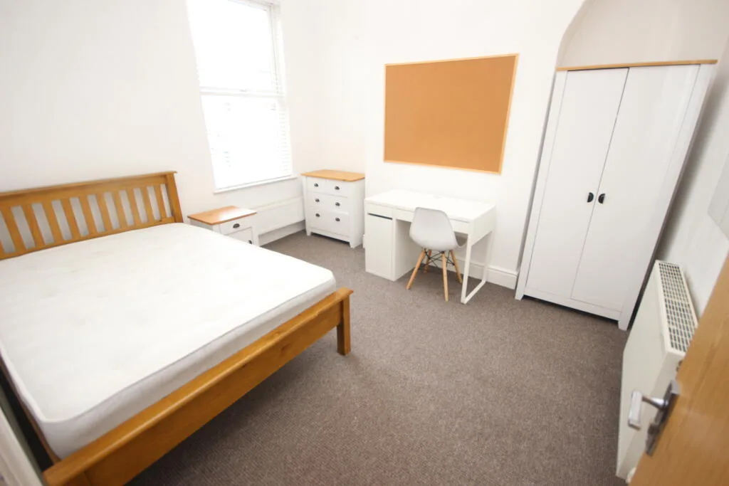 7 bedroom terraced house for rent