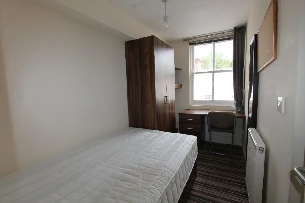 5 bedroom flat for rent
