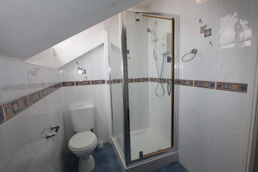 5 bedroom flat for rent
