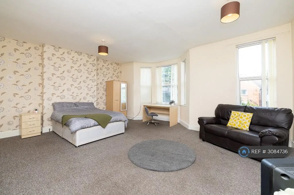 6 bedroom terraced house for rent