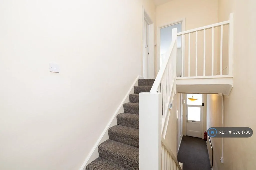 6 bedroom terraced house for rent