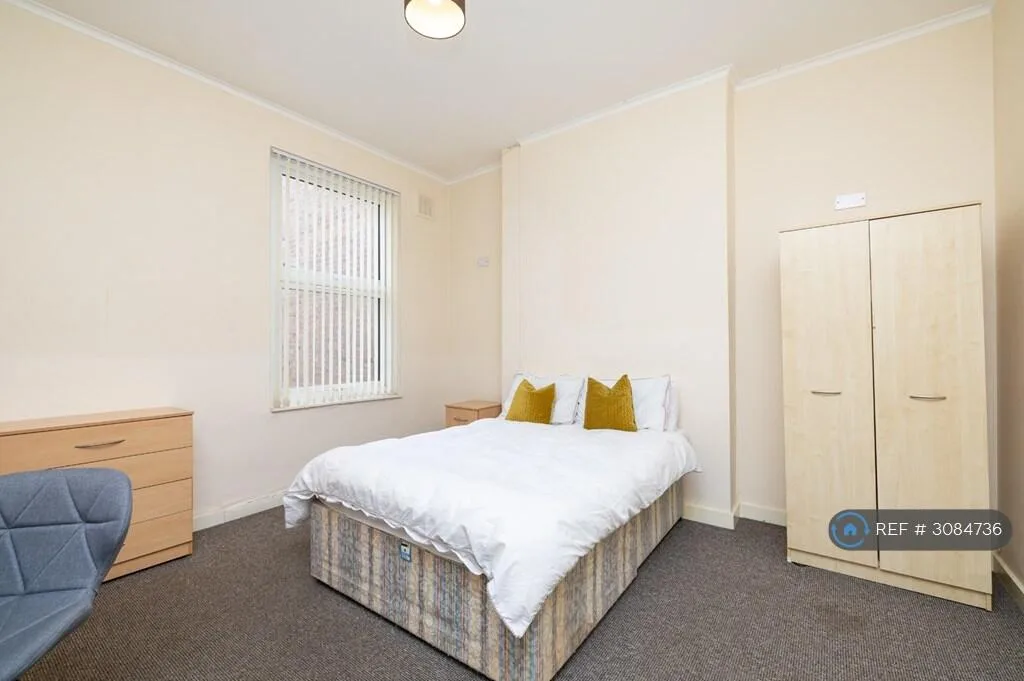 6 bedroom terraced house for rent