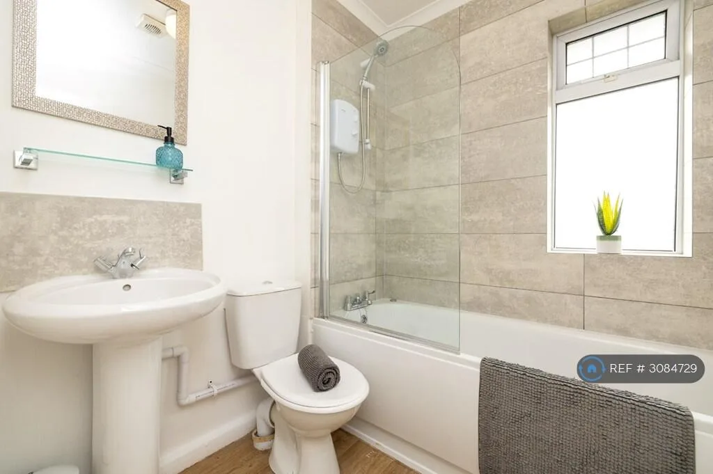 7 bedroom semi-detached house for rent
