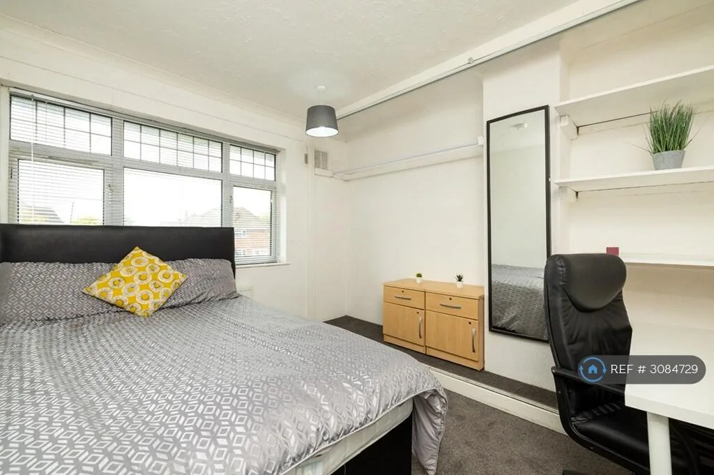 7 bedroom semi-detached house for rent