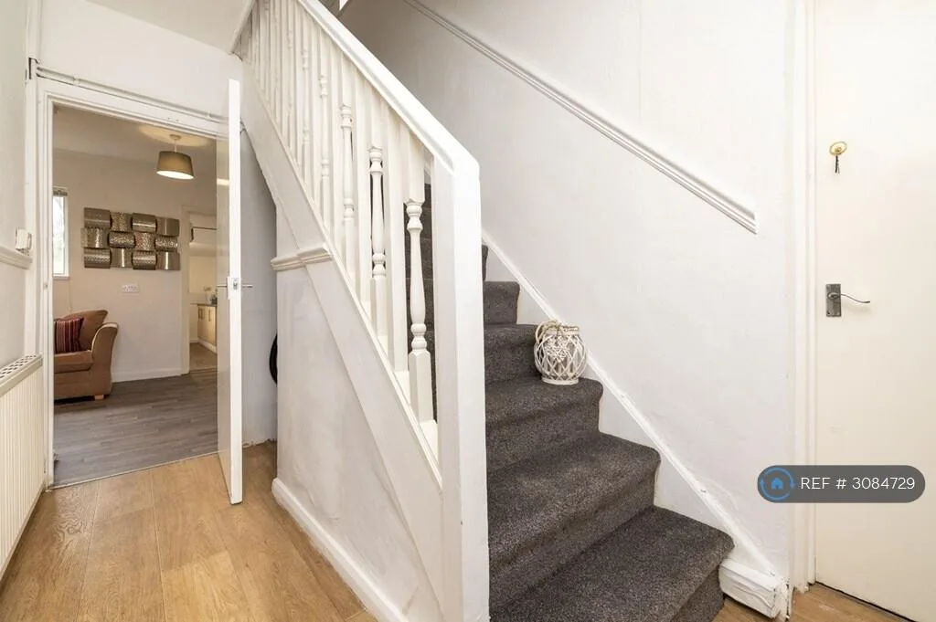 7 bedroom semi-detached house for rent