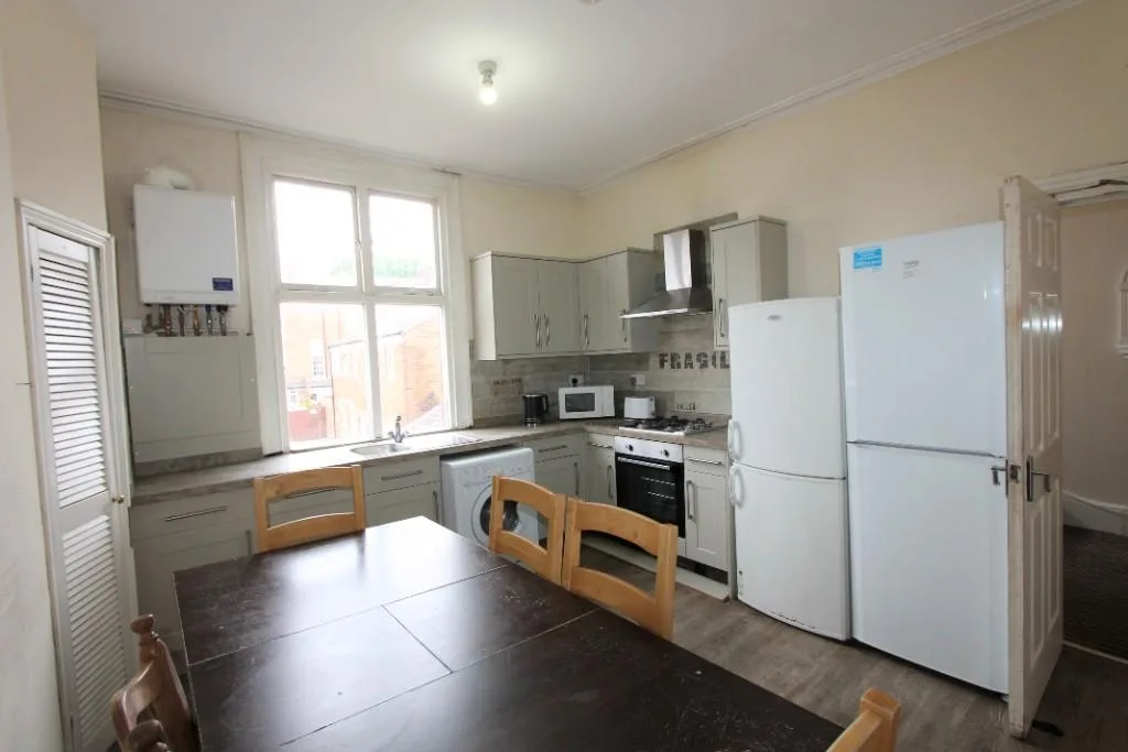 5 bedroom apartment for rent