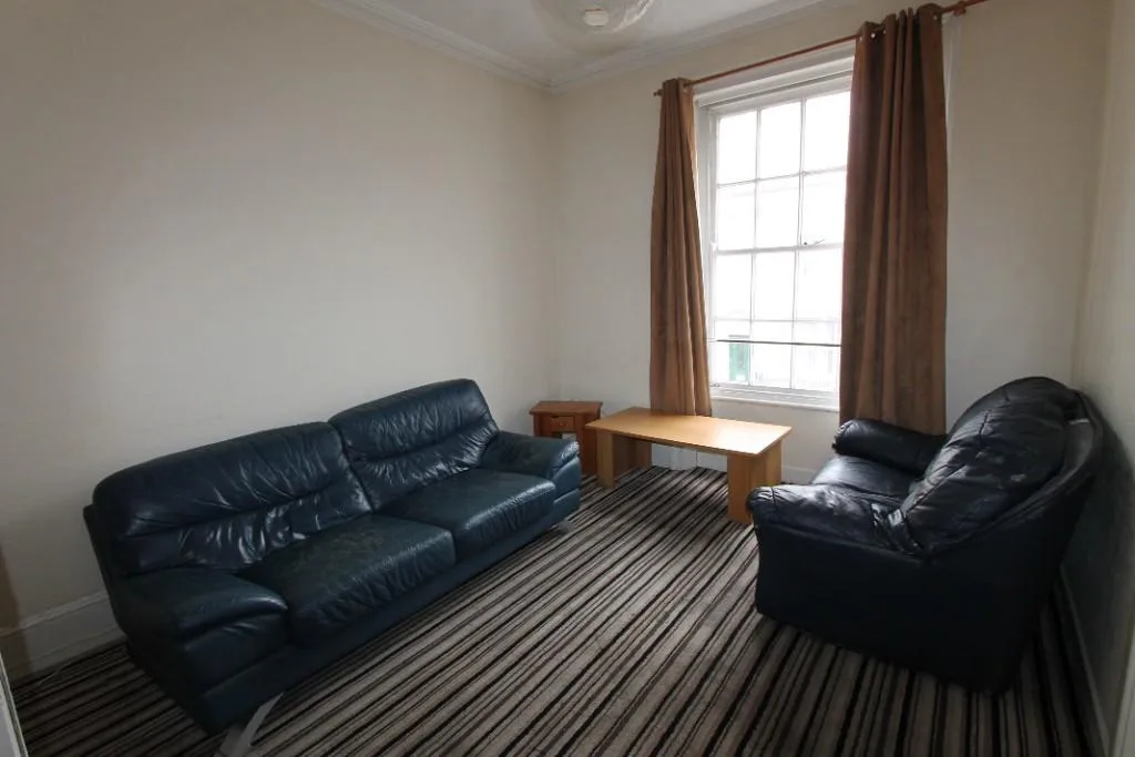5 bedroom apartment for rent