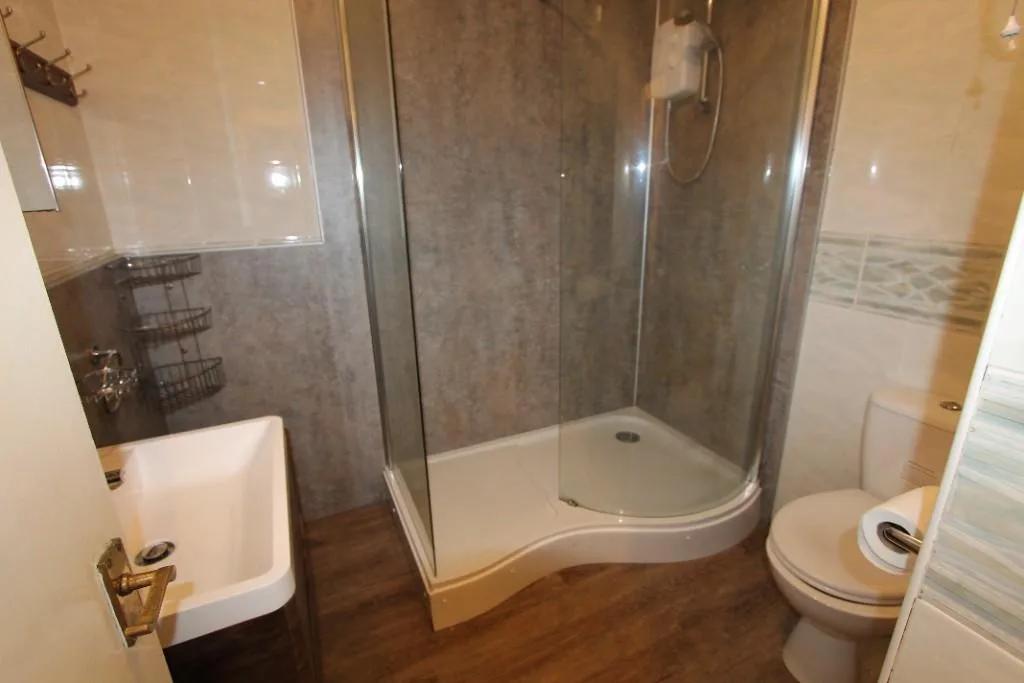 5 bedroom apartment for rent