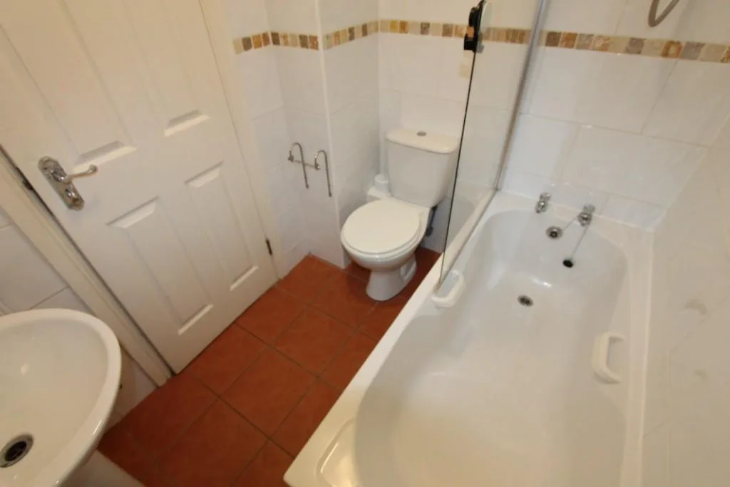 5 bedroom flat for rent