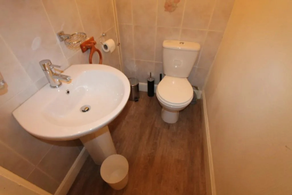 5 bedroom terraced house for rent