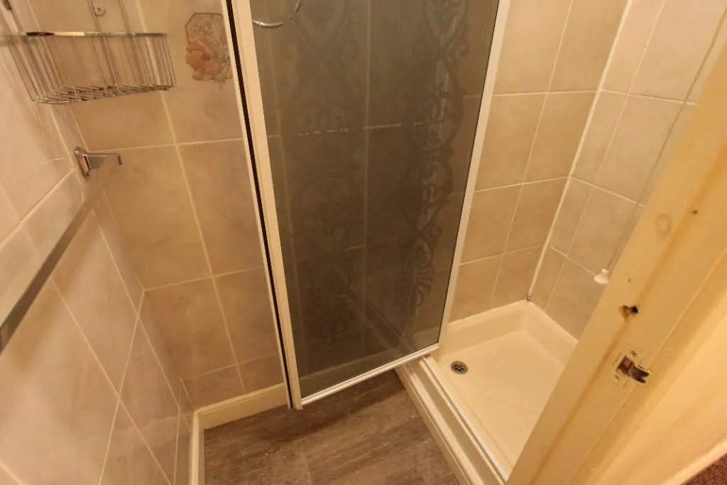 5 bedroom terraced house for rent