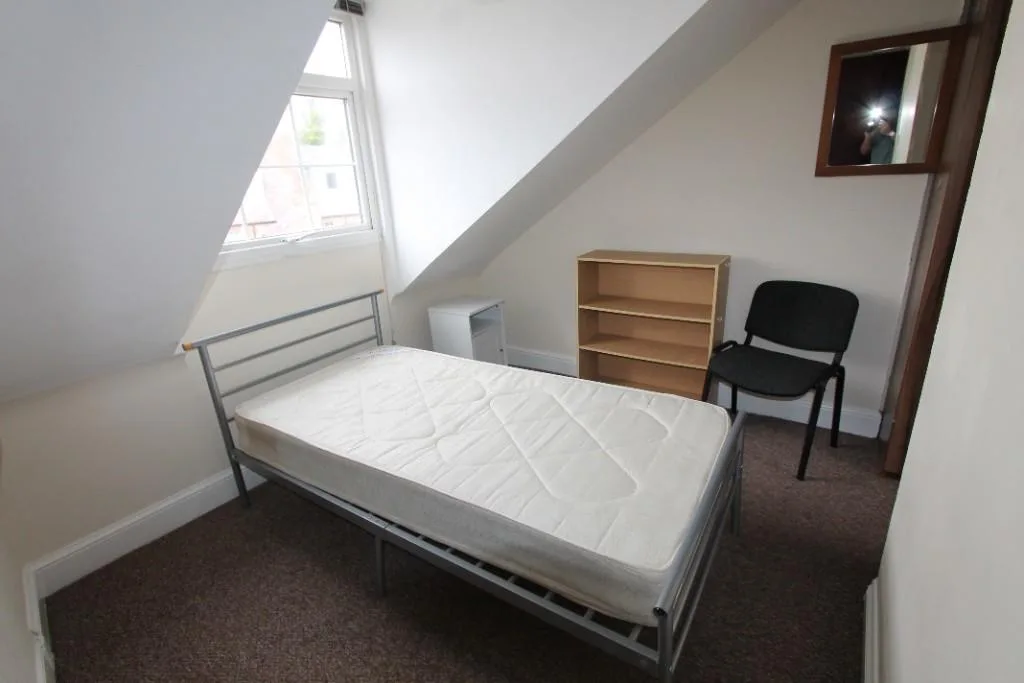 5 bedroom terraced house for rent