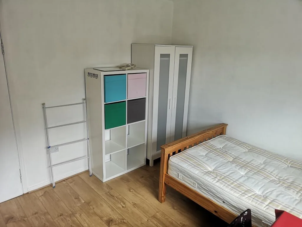 5 bedroom terraced house for rent