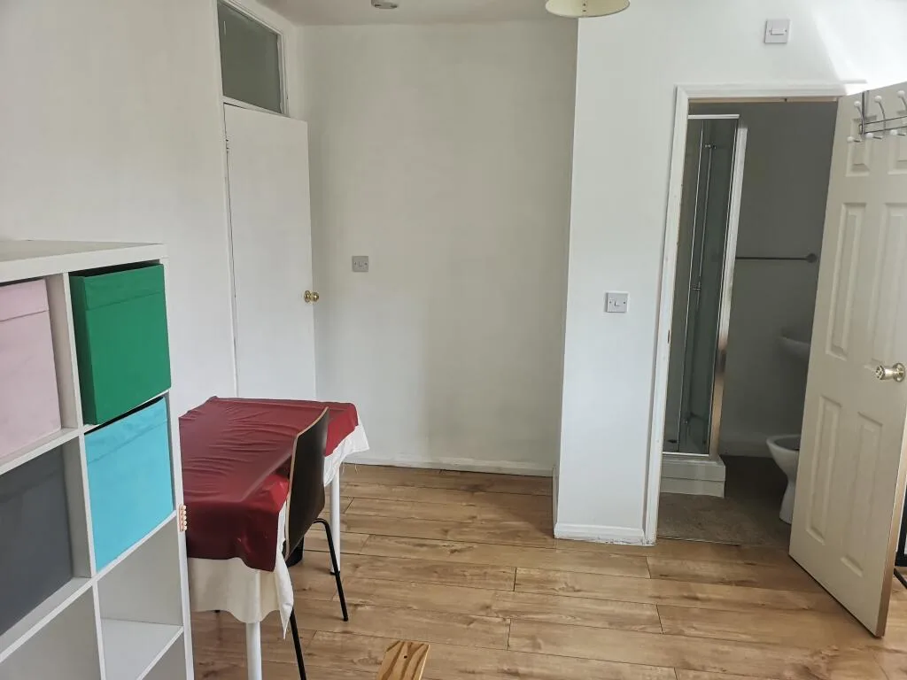 5 bedroom terraced house for rent