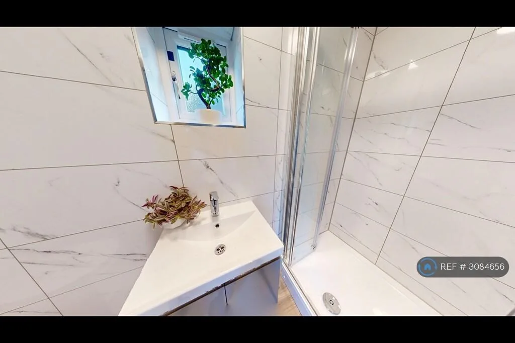 7 bedroom semi-detached house for rent