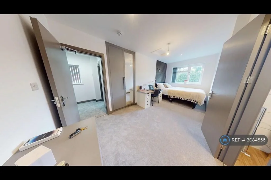 7 bedroom semi-detached house for rent