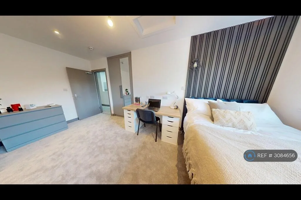 7 bedroom semi-detached house for rent