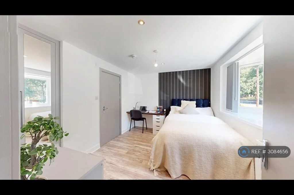 7 bedroom semi-detached house for rent