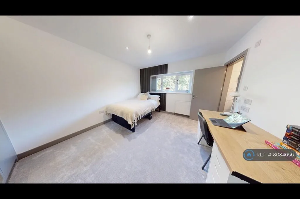 7 bedroom semi-detached house for rent
