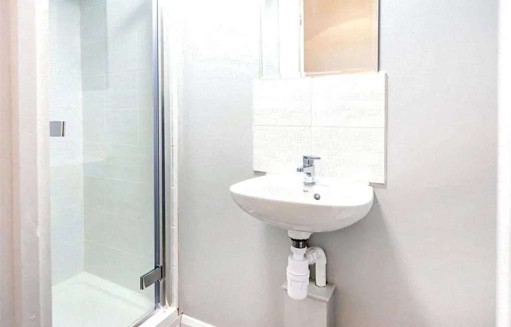 6 bedroom terraced house for rent