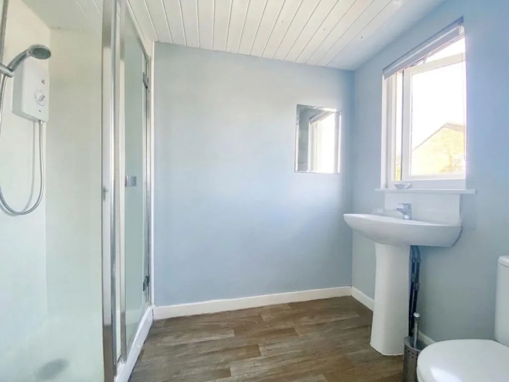 6 bedroom terraced house for rent