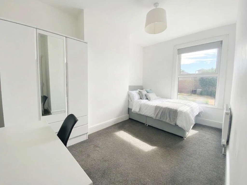 6 bedroom terraced house for rent
